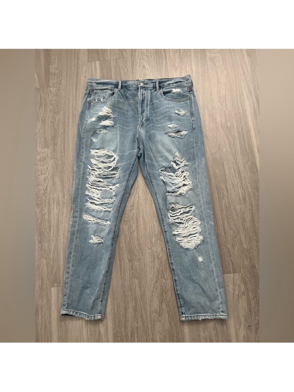 American Eagle High Rise Distressed Mom Jeans Size 14